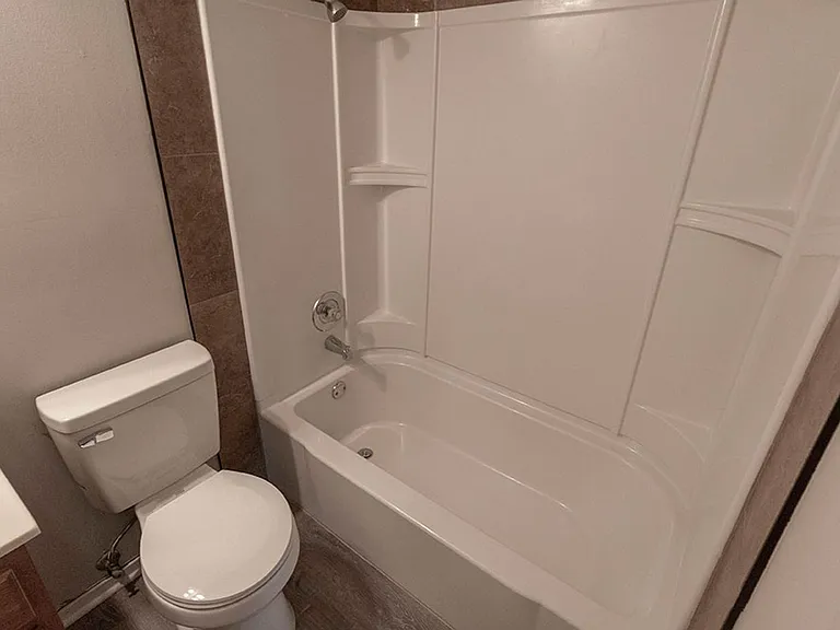 215 Wheaton Ct — Photo 14