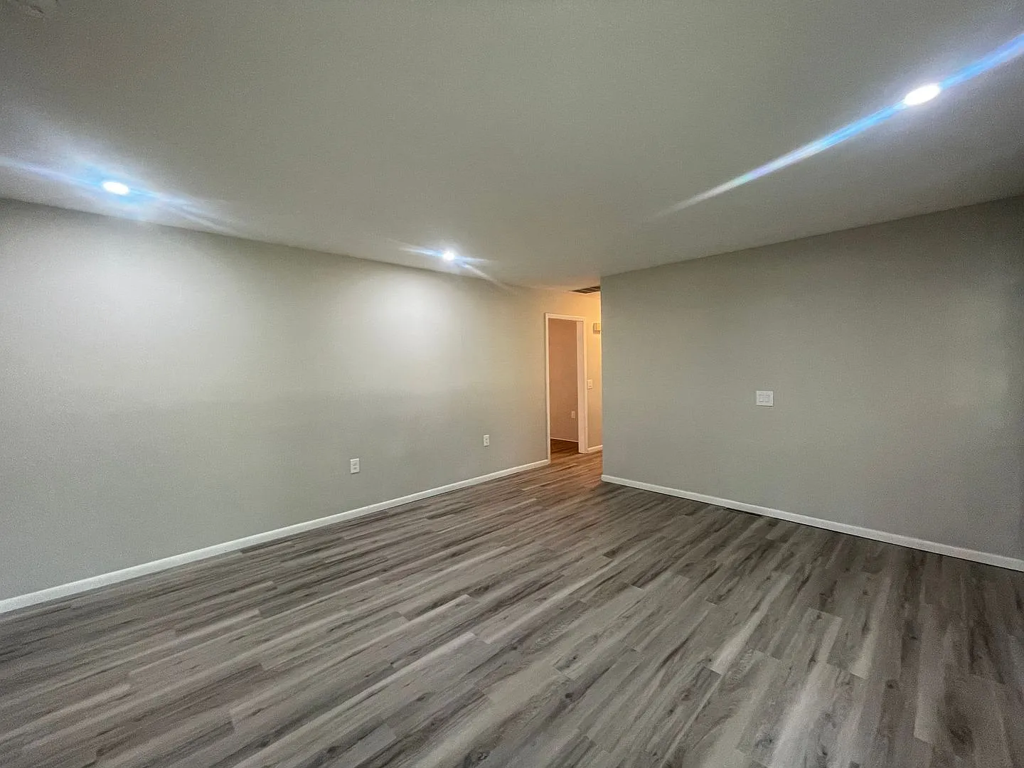 Beautiful 4 bedroom home completely remodeled in great location and school district! — Photo 4