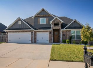 1431 Ocean Dr, Centerton, AR 72719