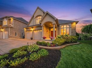 7 Tom Thomson Ct, Brantford, ON N3R 7Z6