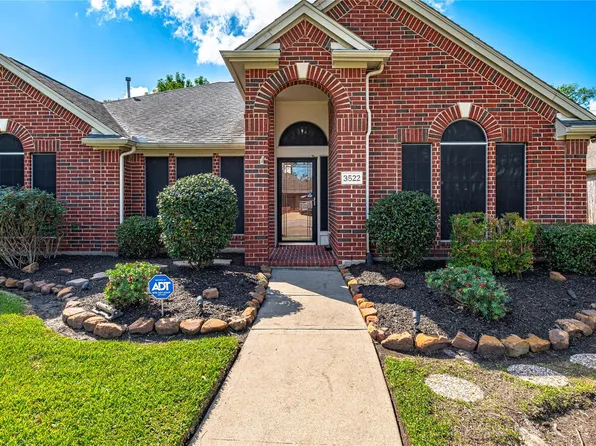 3522 Pine Chase Dr, Pearland, TX 77581