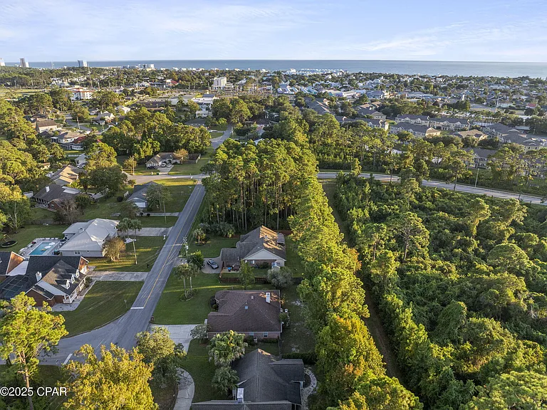 301 Fairway Blvd — Photo 42