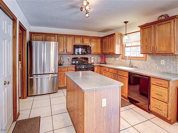 4th image of 4648 Sawgrass Ave
