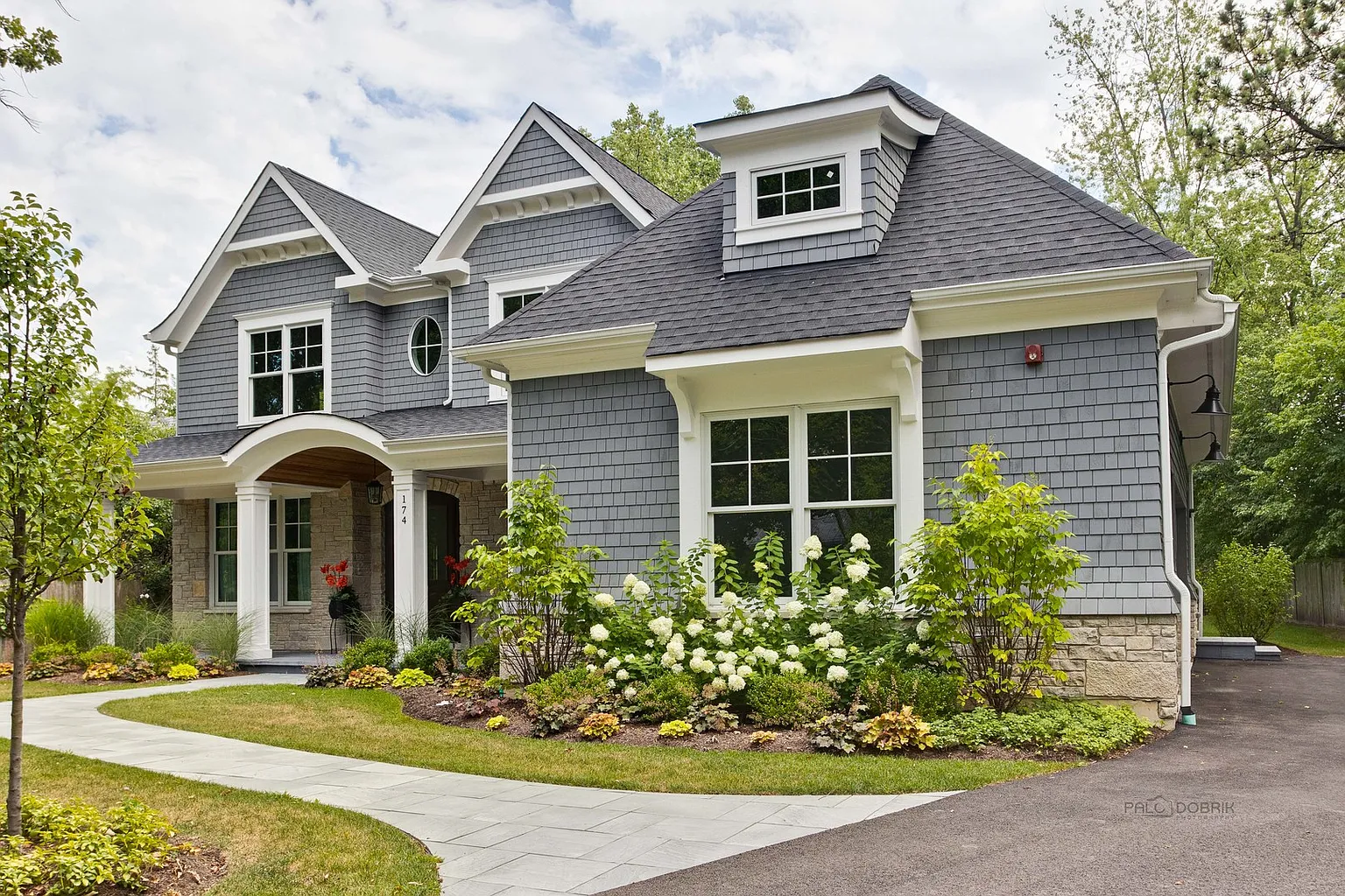 174 Mary St photo 1