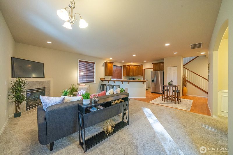 3rd image of 9212 18th Avenue W