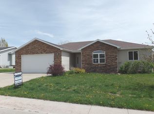 1311 Meadow Brook Ln, Gillette, WY 82718
