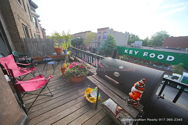 Rented by Metropolitan Realty | media 5