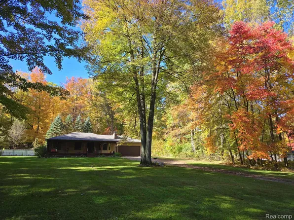 4045 Flint River Rd, Columbiaville, MI 48421