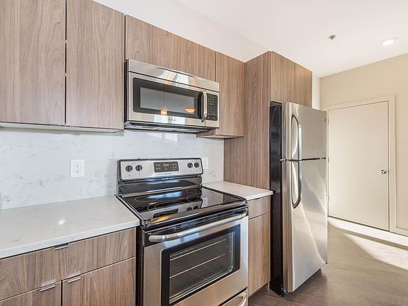 4th image of 361 Newark Ave APT 305