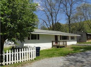 300 E Oak St, Rossville, GA 30741