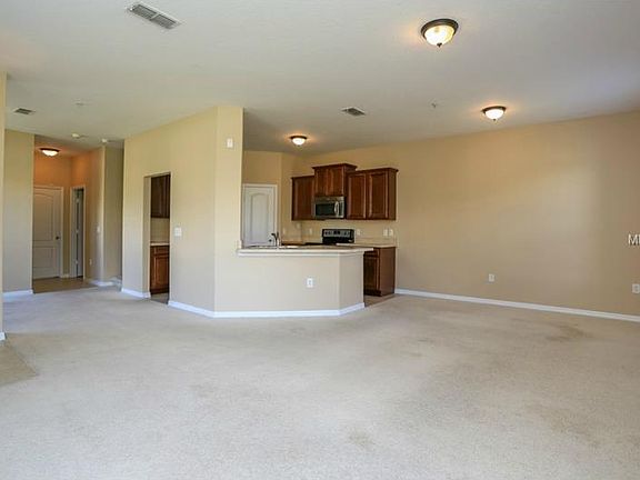 4th image of 1553 Broken Oak Dr #35C