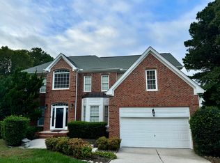 108 Summerglow Ct, Cary, NC 27513