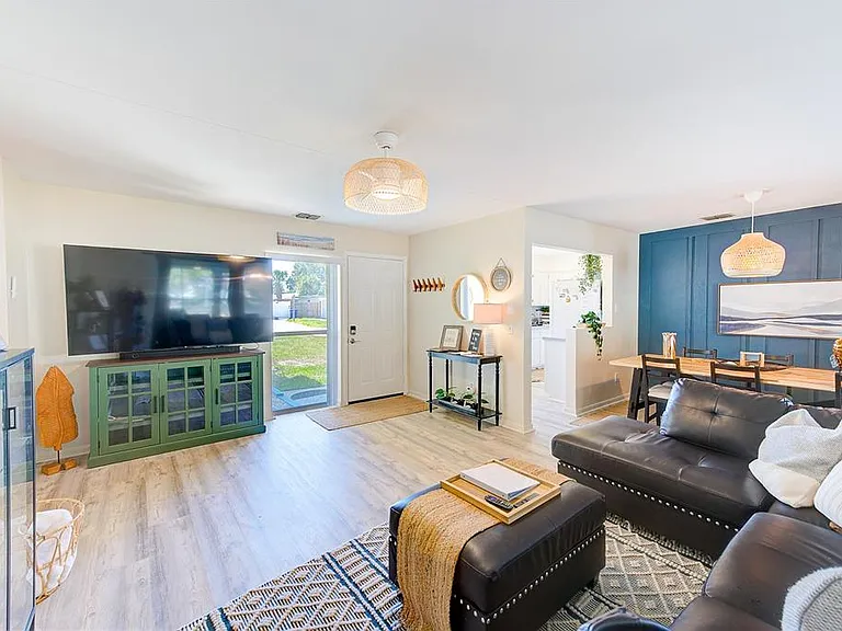 14283 Sharon Dr — Photo 6