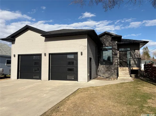 924 11th STREET, Humboldt, SK S0K 2A0