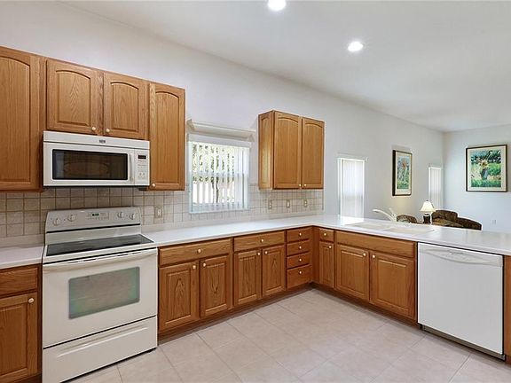 5th image of 165 Ventana Dr