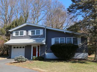 2 Summit Pl, Croton On Hudson, NY 10520