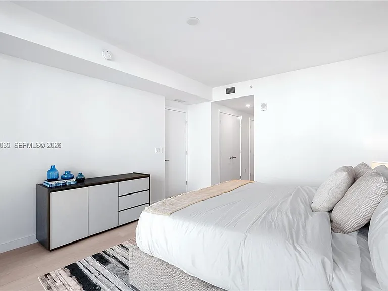 9201 E Bay Harbor Dr #604 — Photo 20