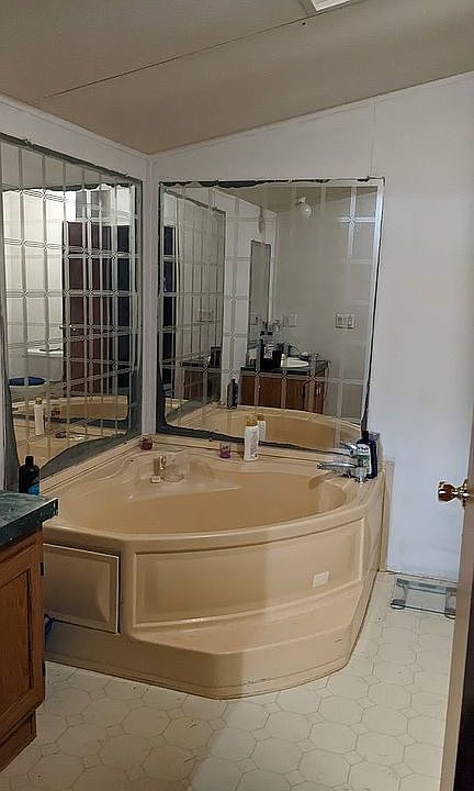 Master bath 