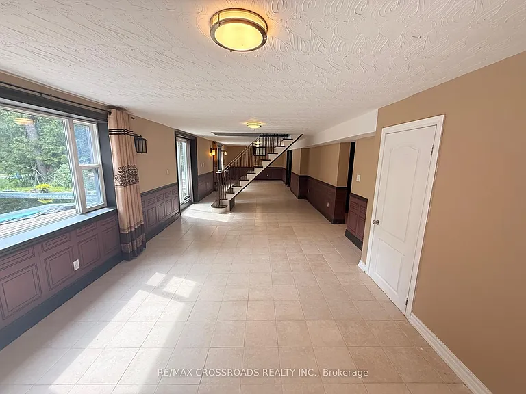 23 Burnview Cres — Photo 23