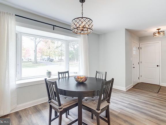 4th image of 317 Leafmoor Ct