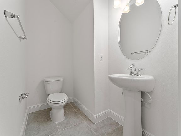5th image of 3878 Knotty Pine St