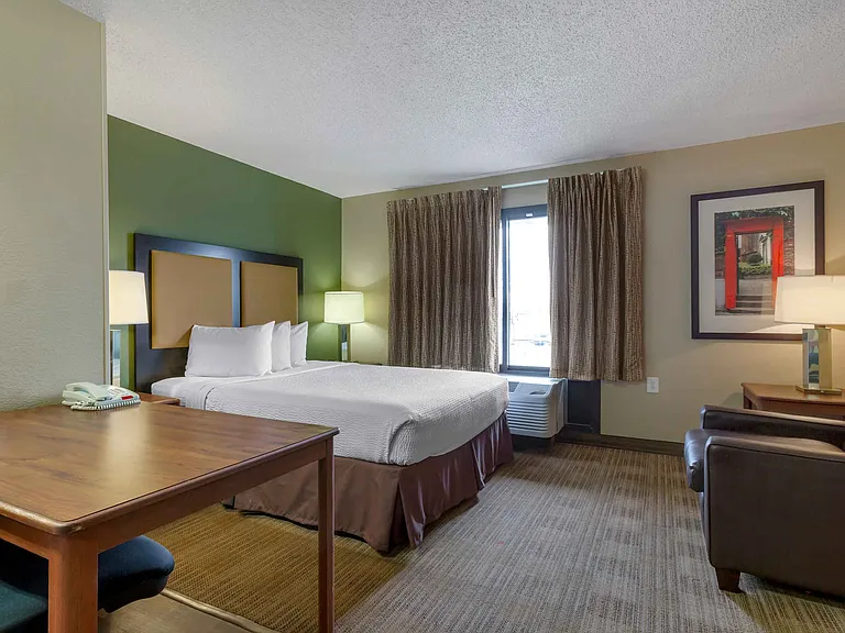 Studio Suite - 1 Queen Bed
