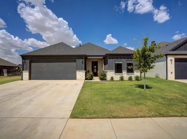 802 N 2nd St, Wolfforth, TX 79382