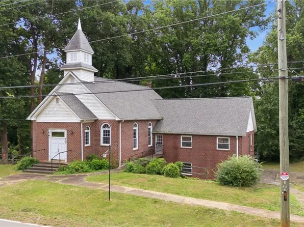210 Oak Grove Rd, Elkin, NC 28621