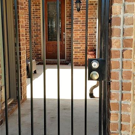 2nd image of 107 Loch Lomond St