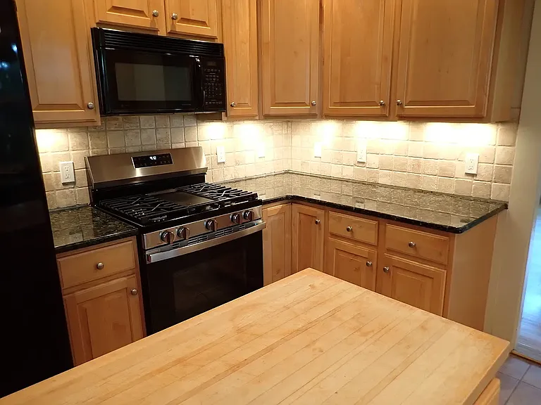 172 Weston St #2 — Photo 9