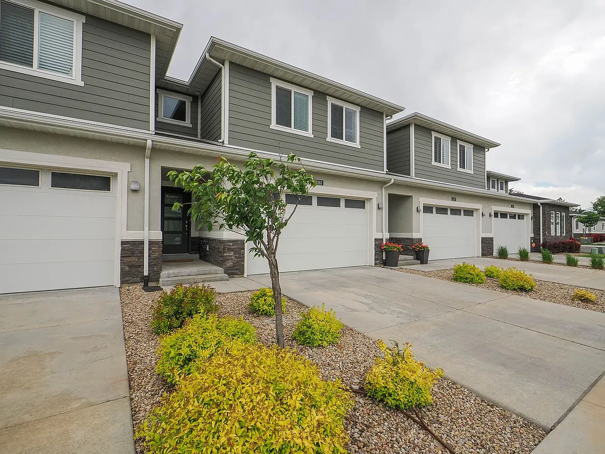 Building Photo - 1393 W Stewart Falls Dr