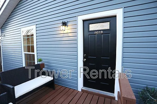 803 B Ave E Photo 1