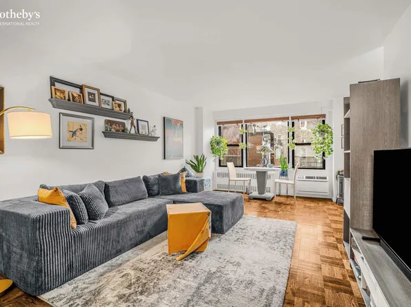 245 East 24th Street image 1 of 7