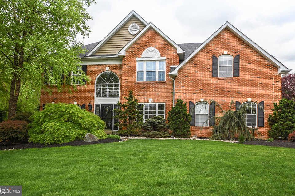 1st image of 100 Arbour Green Cir