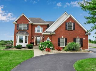 961 Transit Rd, Orchard Park, NY 14127