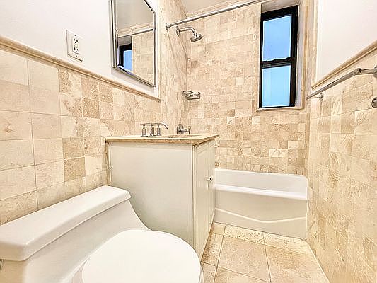 4th image of 185 Claremont Ave APT 2C