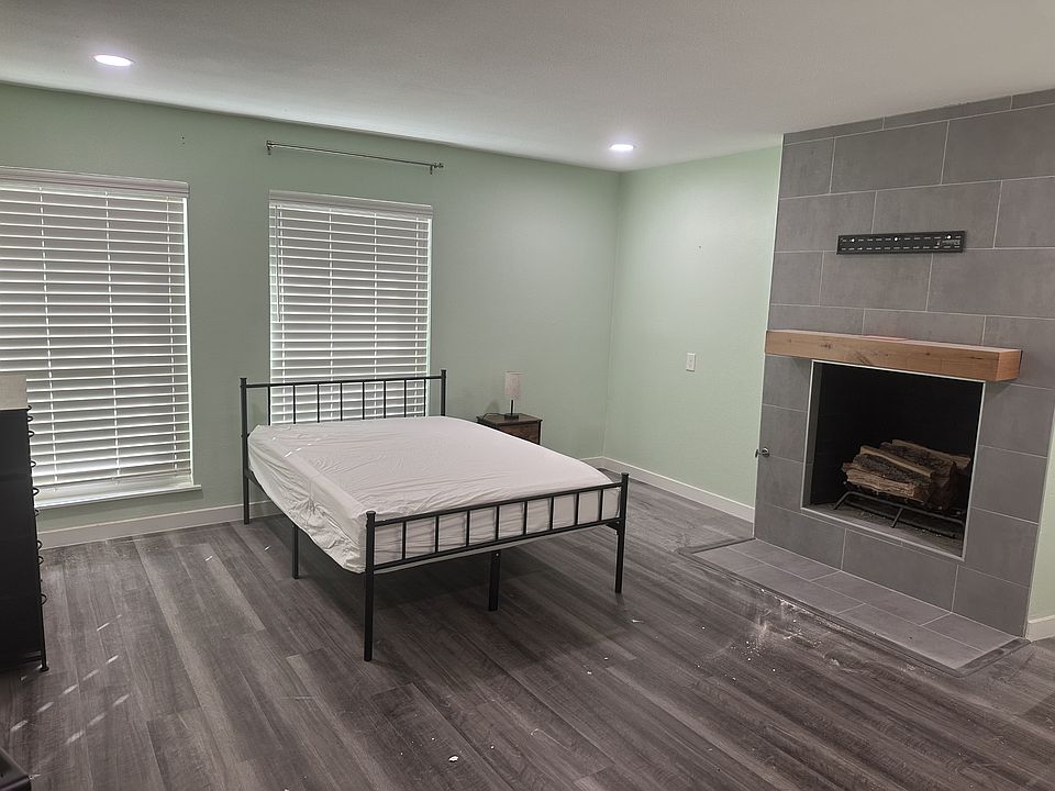 1st image of 3815 Westminster Dr #4
