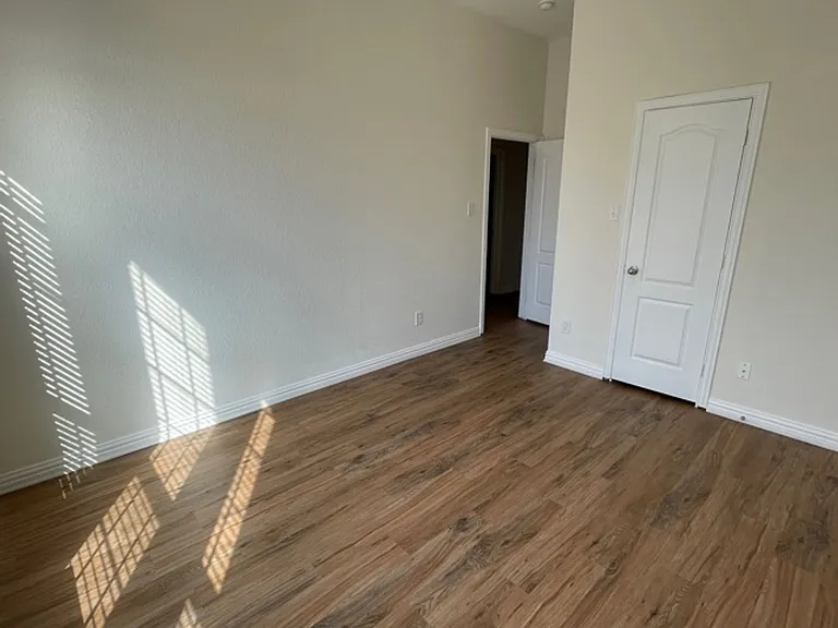1601 White Willow Ln — Photo 13