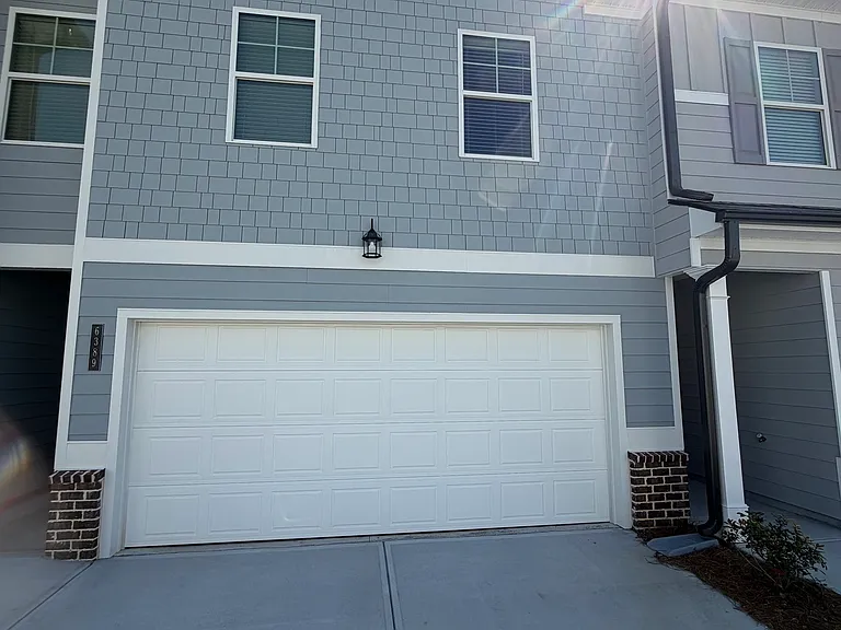 6389 Sundowner Pl SW — Photo 1
