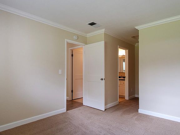 5th image of 350 Robinson St APT 29