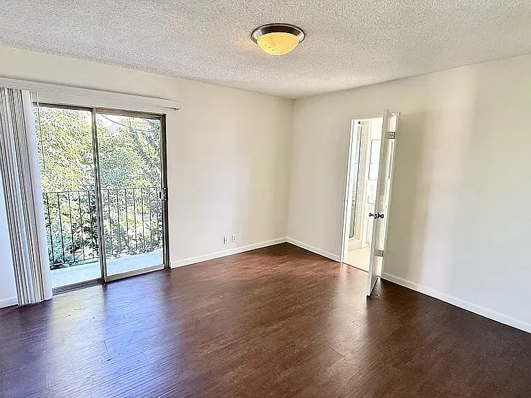 1337 N Gardner St #6 — Photo 7