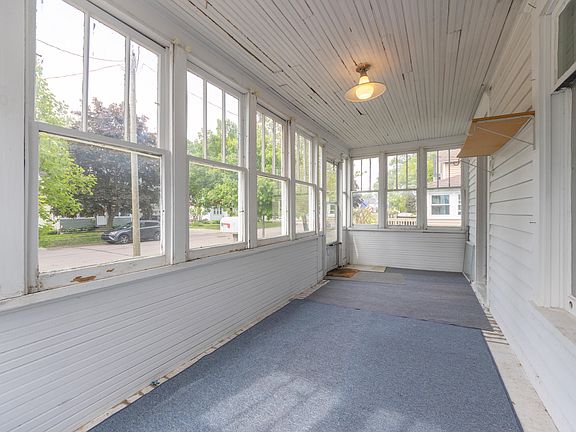 2nd image of 825 Conger St
