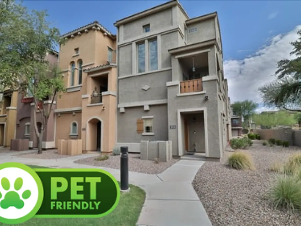 240 W Juniper Ave #1014