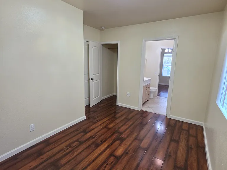 2677 Carleton Ave — Photo 13