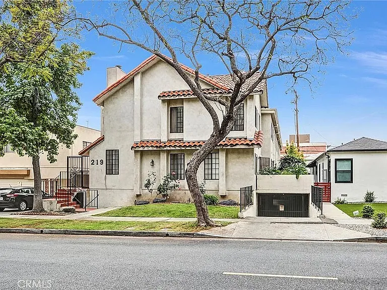 219 N Isabel St #4 — Photo 47