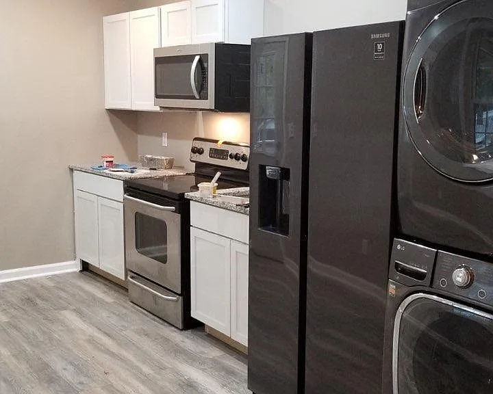 Full Kitchen
washer and dryer on both levels