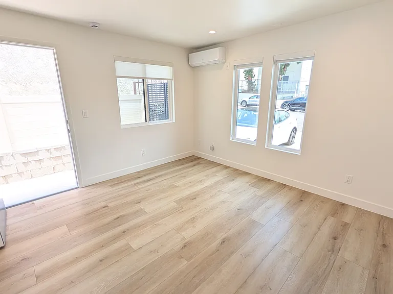 1333 Brockton Ave #8 — Photo 11