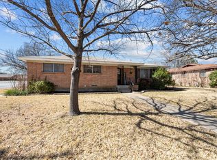 4601 Woodmont Dr, Haltom City, TX 76117
