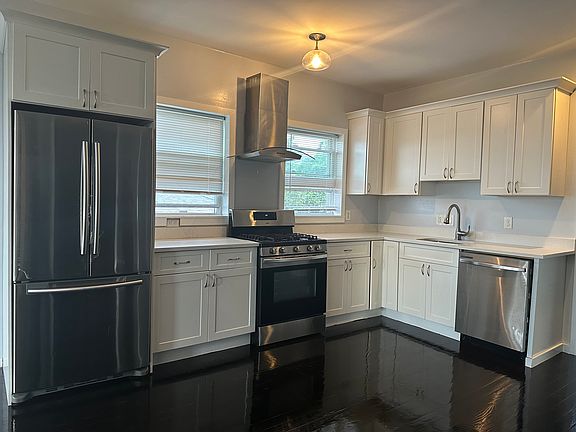 2nd image of 30 Hazelwood St #3