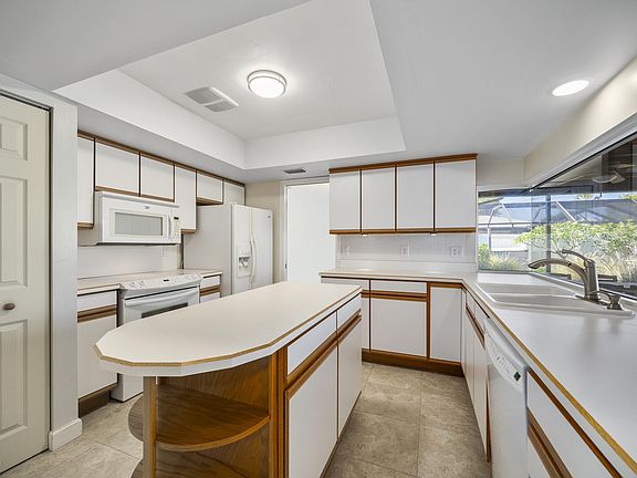 4th image of 790 Verbenia Dr